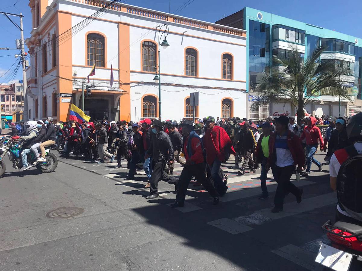 manifestaciones-riobamba-1-mundial-medios